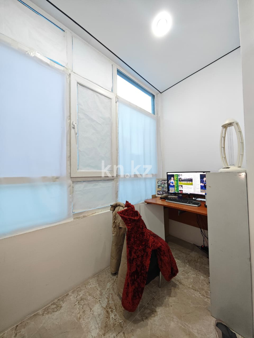 Продажа 3-комнатной квартиры, 74 м², ул. Букетова, дом  3/5 в Караганде - фото 13