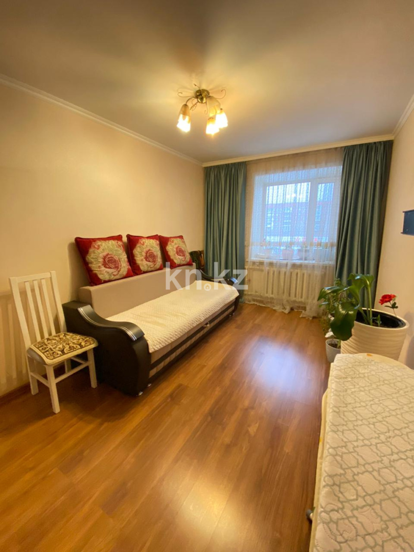 Продажа 4-комнатной квартиры, 75 м², пр. Республики, дом  32 в Караганде - фото 9