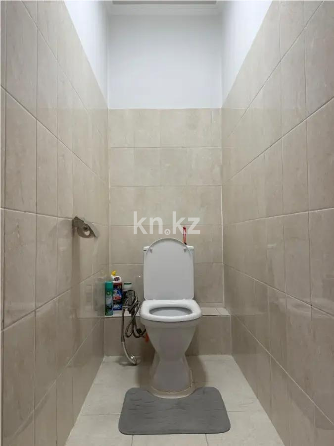 Продажа 2-комнатной квартиры, 70 м², ул. Жандосова, дом  150а в Алматы - фото 4