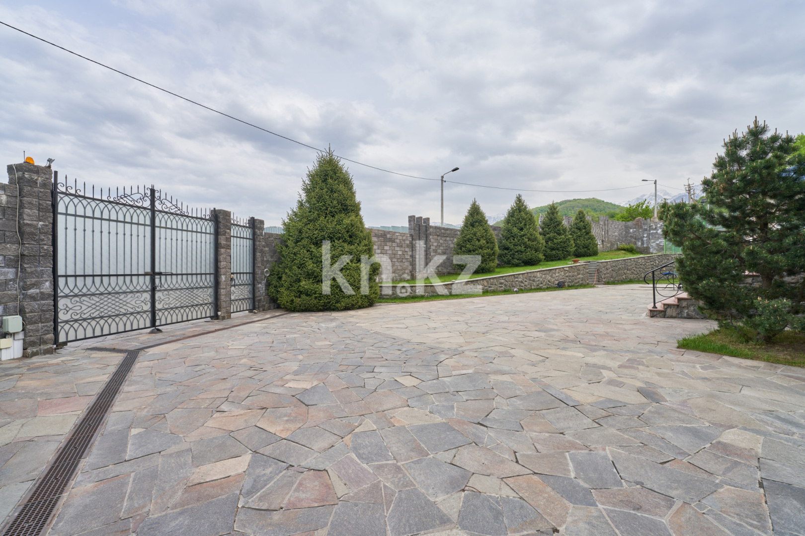 Продажа 10-комнатного дома, 805 м², ул. Ладушкина, дом  120/27 в Алматы - фото 37