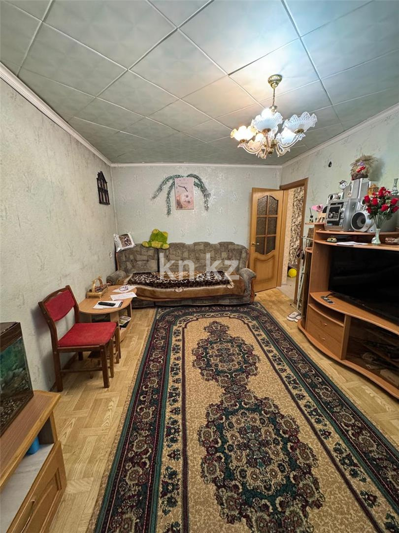 Продажа 3-комнатной квартиры, 58 м², ул. Крылова в Караганде - фото 2