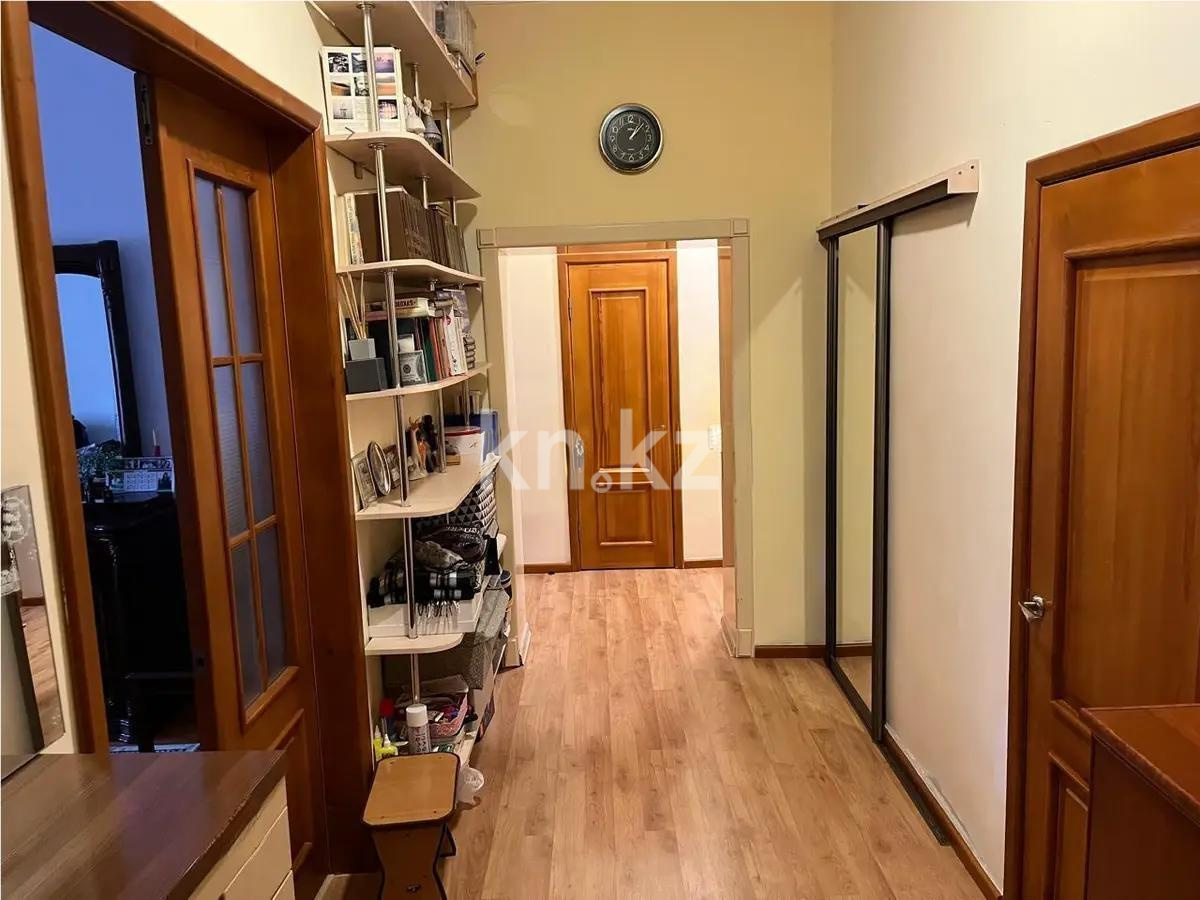 Продажа 3-комнатной квартиры, 82 м², ул. Абая, дом  21 в Караганде - фото 5