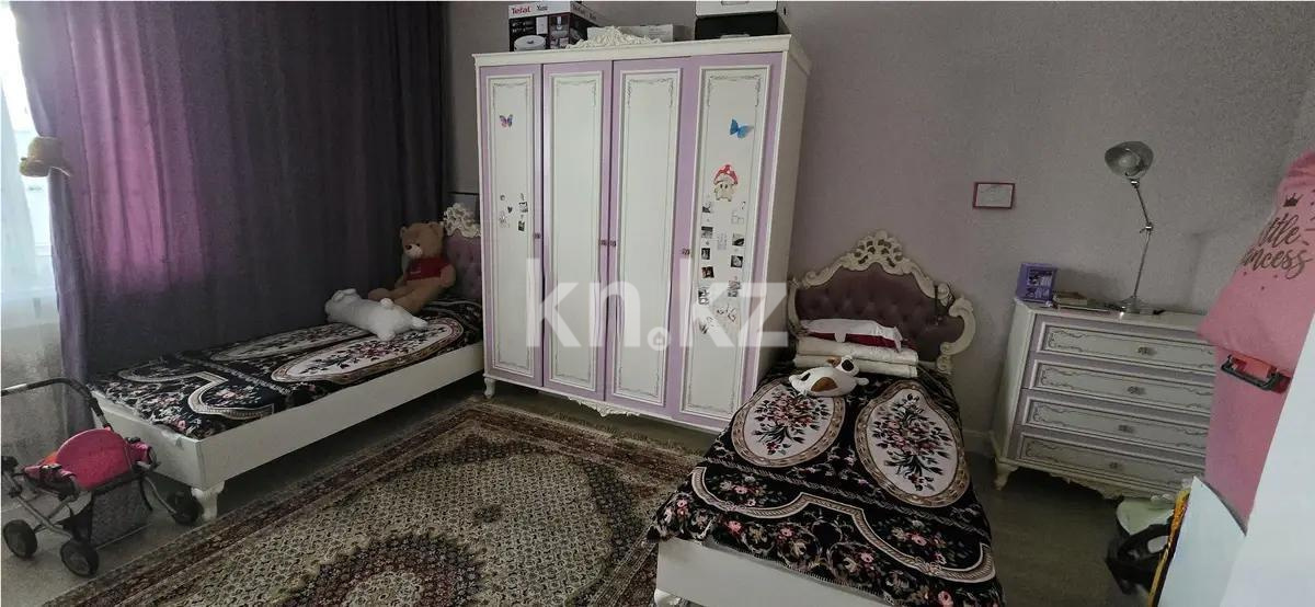 Продажа 4-комнатной квартиры, 134 м², ул. Валиханова, дом  12 в Астане - фото 5