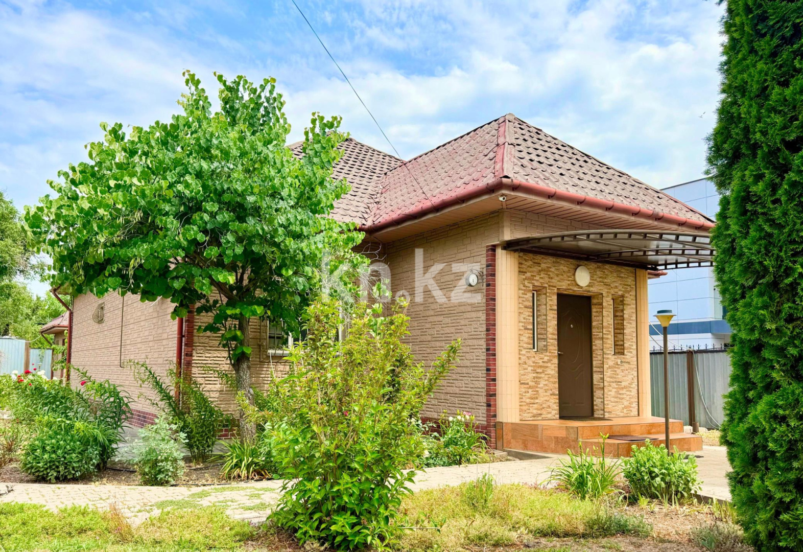 Продажа 4-комнатного дома, 130 м², ул. Зеленая, дом  2 в Алматы