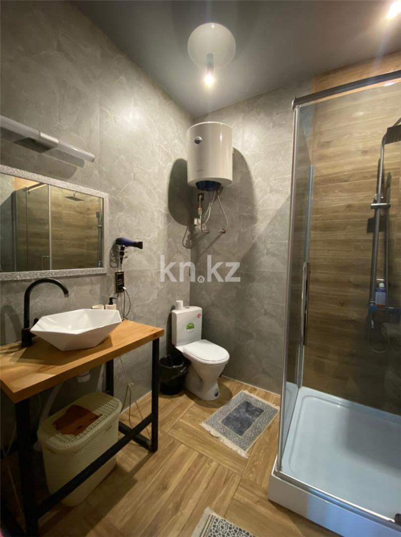 Продажа 3-комнатной квартиры, 110 м², ул. Комиссарова, дом  10/3 в Караганде - фото 15