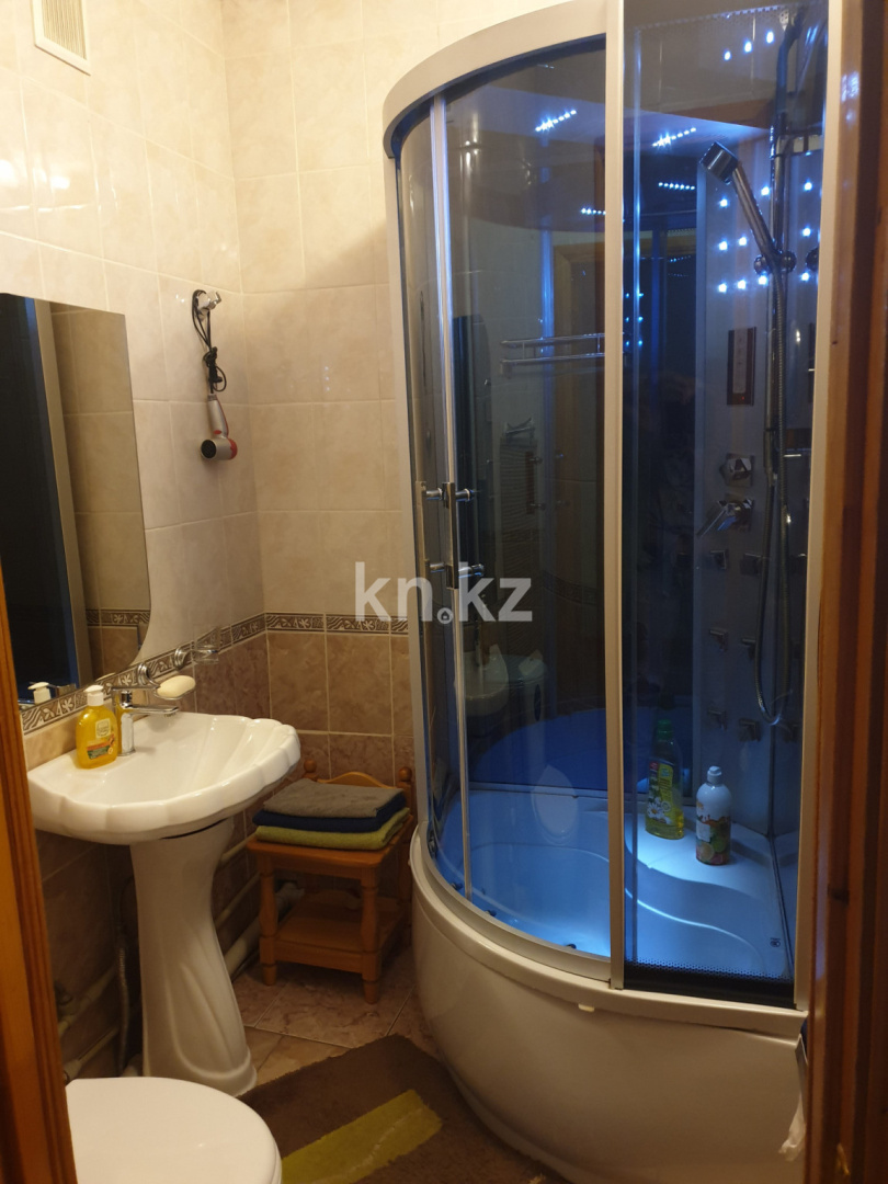 Аренда 2-комнатной квартиры посуточно, 48 м² в Усть-Каменогорске - фото 10