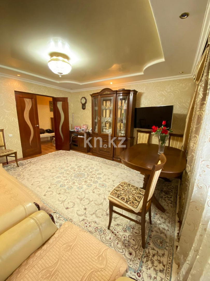 Продажа 4-комнатной квартиры, 75 м², пр. Республики, дом  32 в Караганде - фото 3