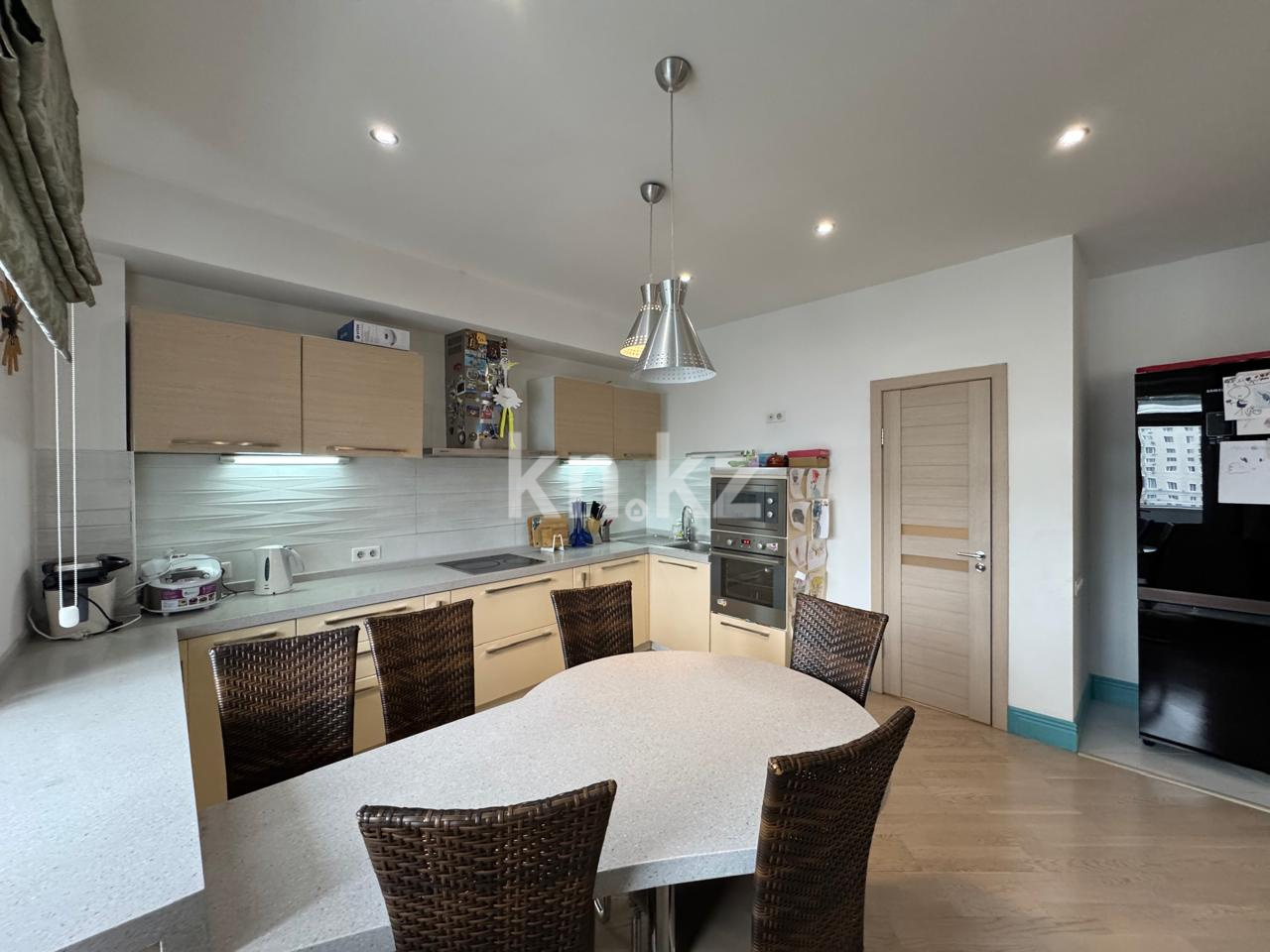 Продажа 3-комнатной квартиры, 190 м², ул. Достык, дом  13 - ул. Кенесары в Астане - фото 26