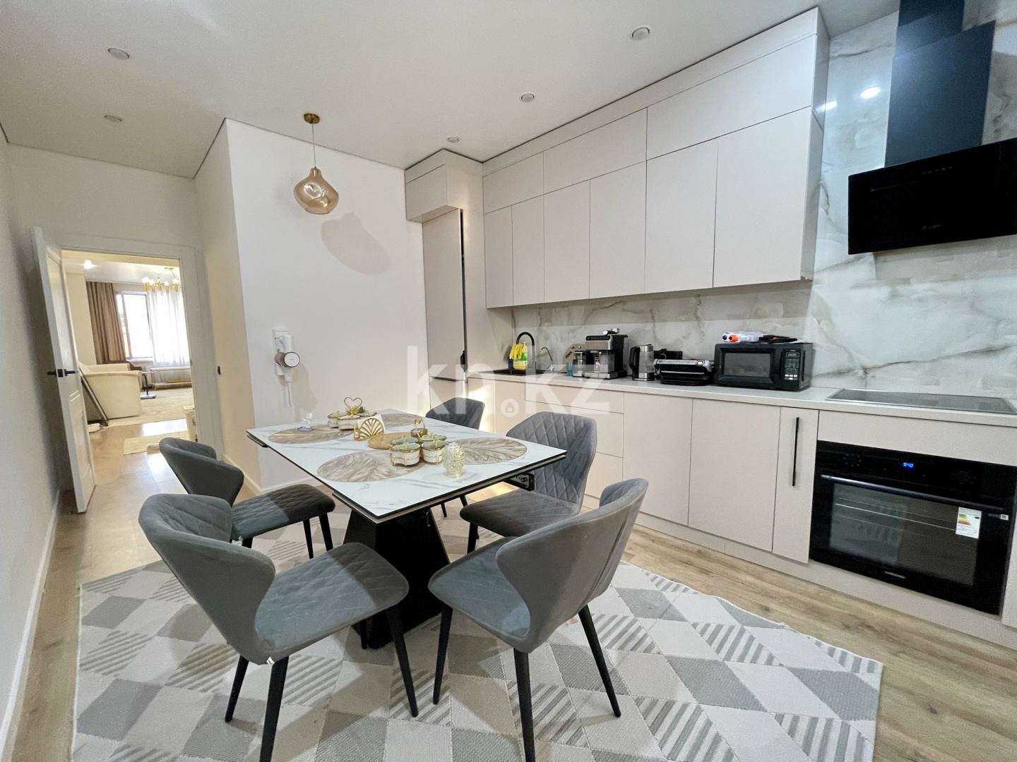 Продажа 3-комнатной квартиры, 101.9 м² в Алматы - фото 2