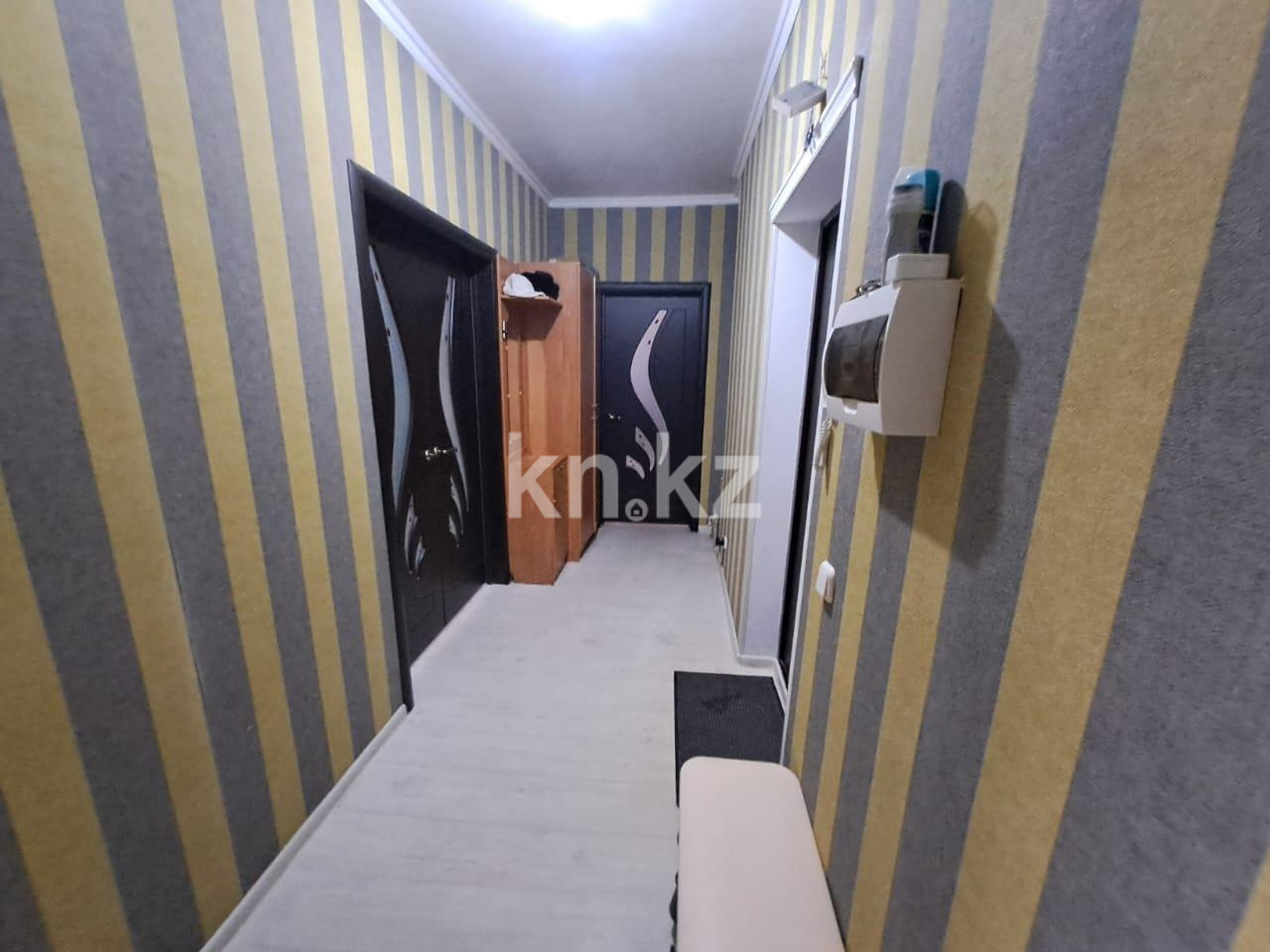Продажа 2-комнатной квартиры, 60 м², пр. Шахтеров, дом  70 в Караганде - фото 13
