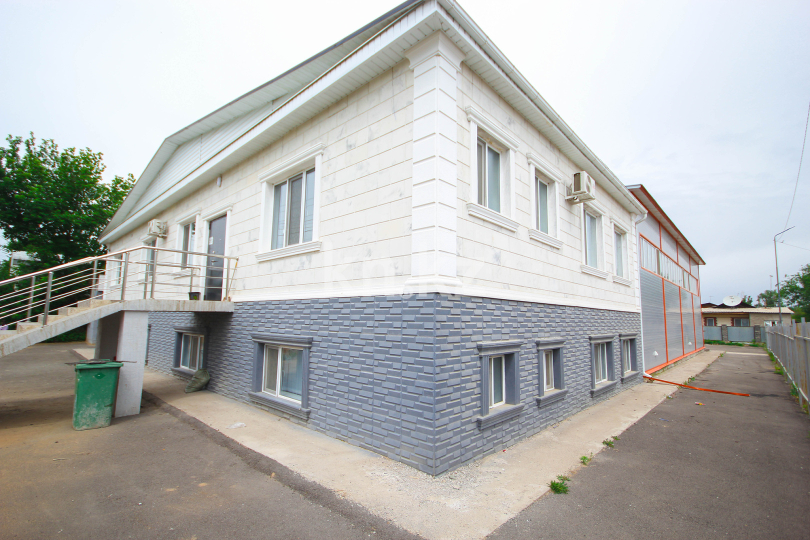 Продажа , 800 м², ул. Байтурсынова, дом  11а - Суюнбая в Алматы - фото 4