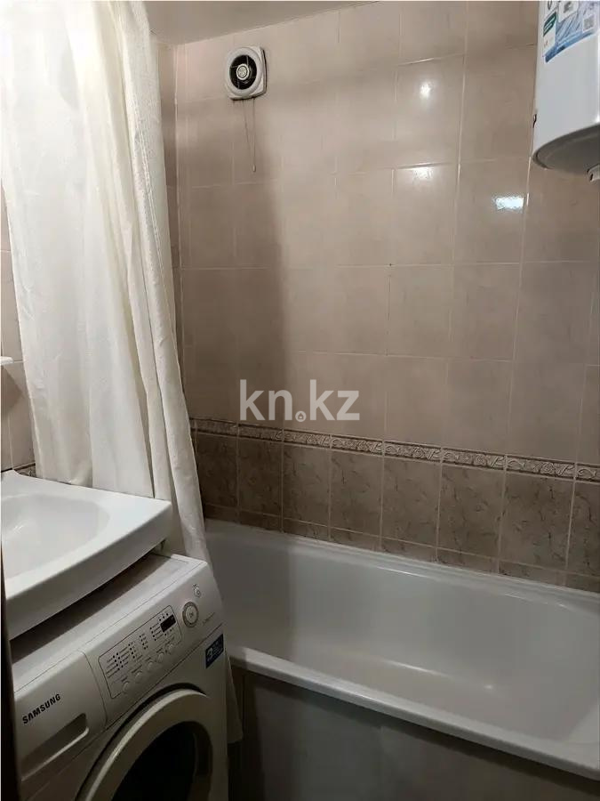 Продажа 1-комнатной квартиры, 40 м², пр. Бухар-жырау, дом  76 в Караганде - фото 3