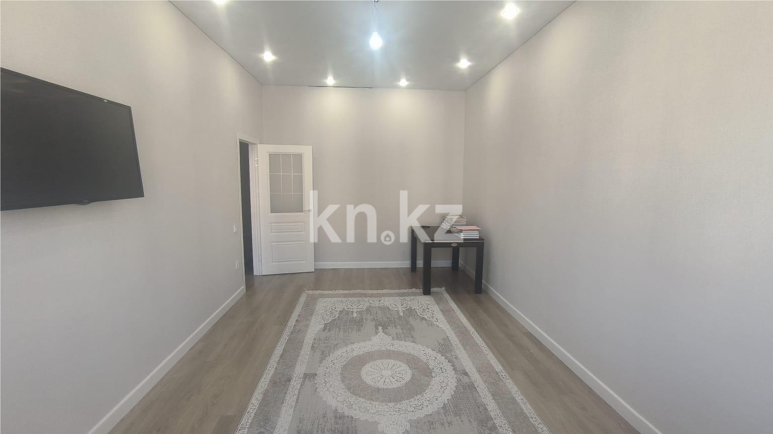 Продажа 3-комнатной квартиры, 82 м² в Караганде