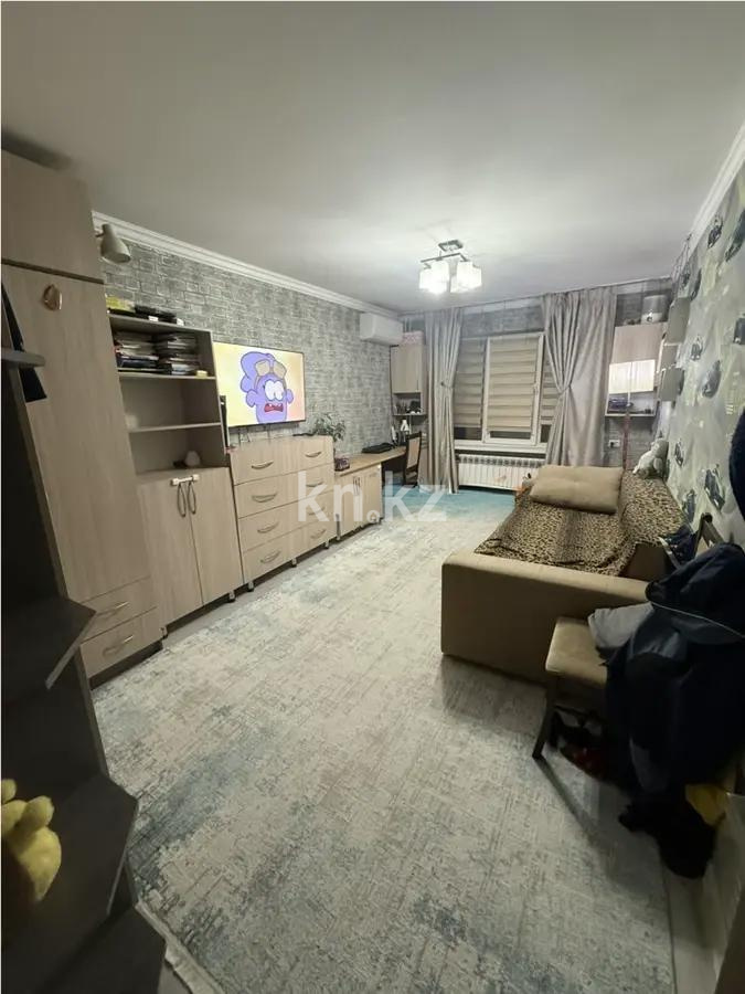 Продажа 3-комнатной квартиры, 65 м², мкр-н Аксай-2, дом  23 в Алматы