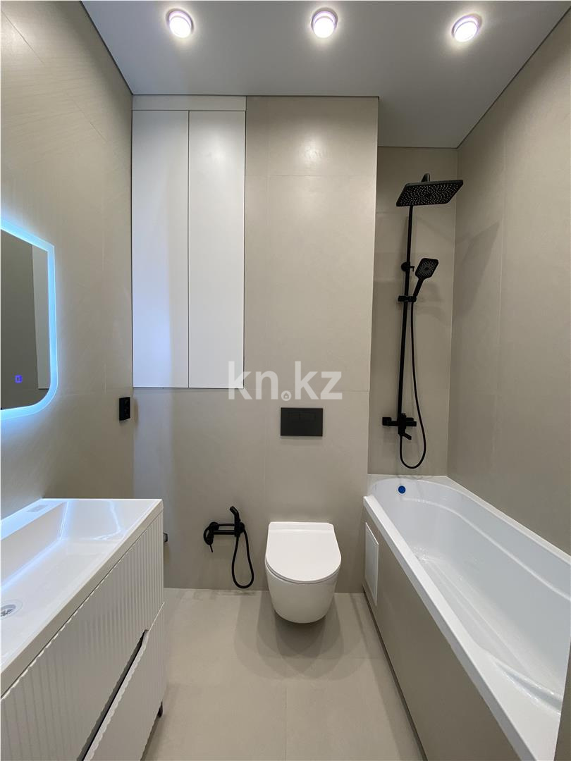 Продажа 3-комнатной квартиры, 77 м², ул. Букетова, дом  3/3 в Караганде - фото 15