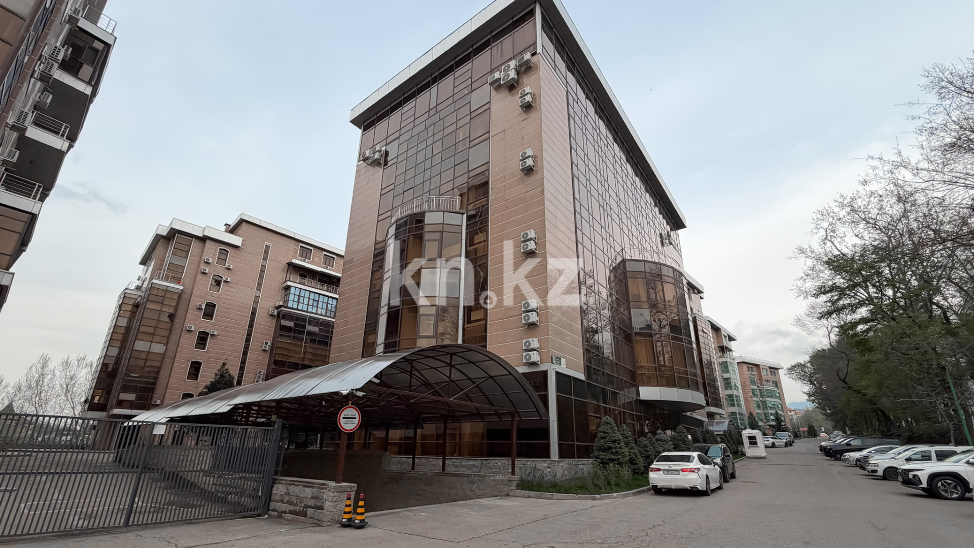 Продажа 2-комнатной квартиры, 122 м² в Алматы - фото 18
