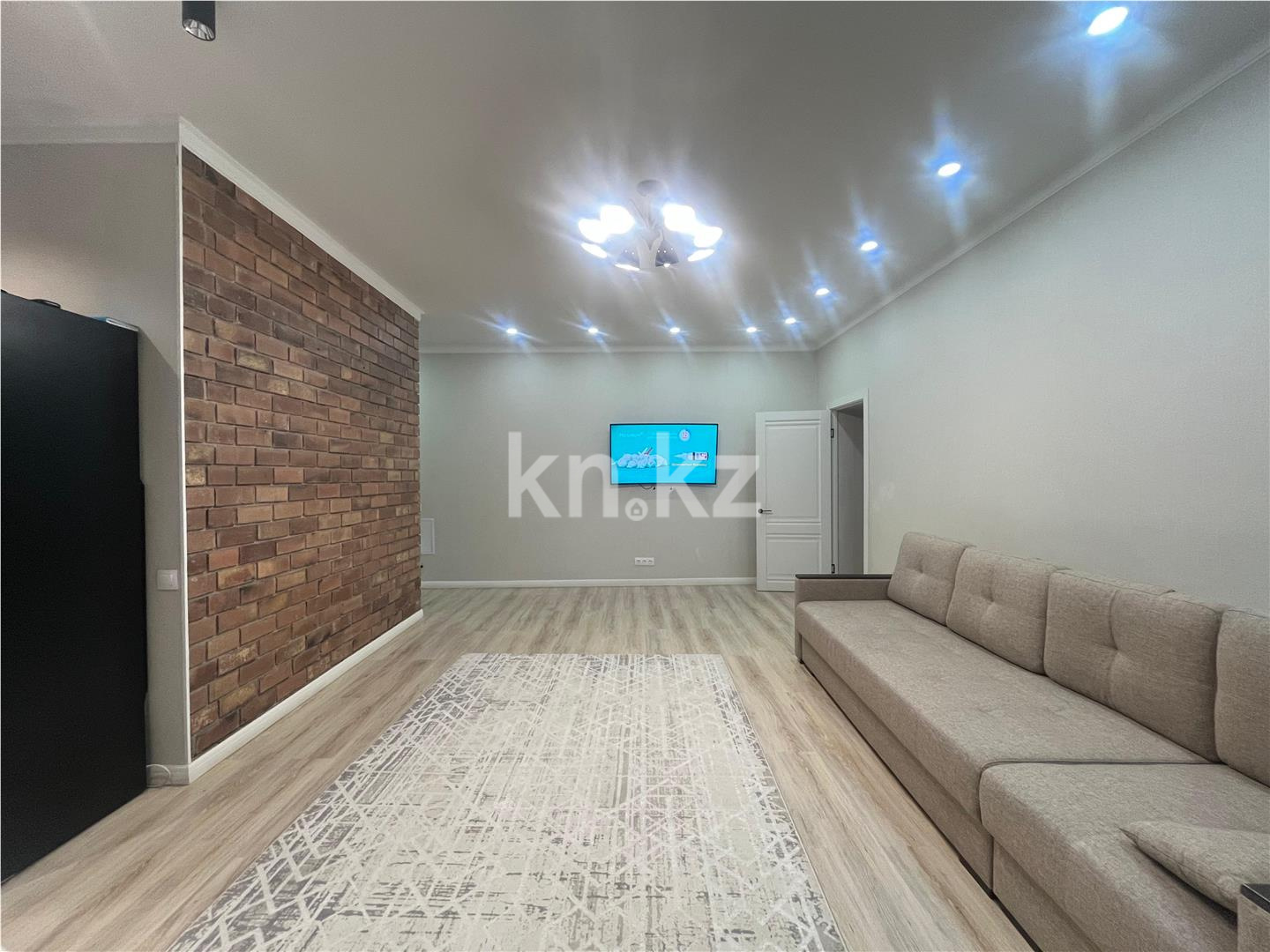 Продажа 2-комнатной квартиры, 70 м², пр. Строителей, дом  33/4 в Караганде - фото 2