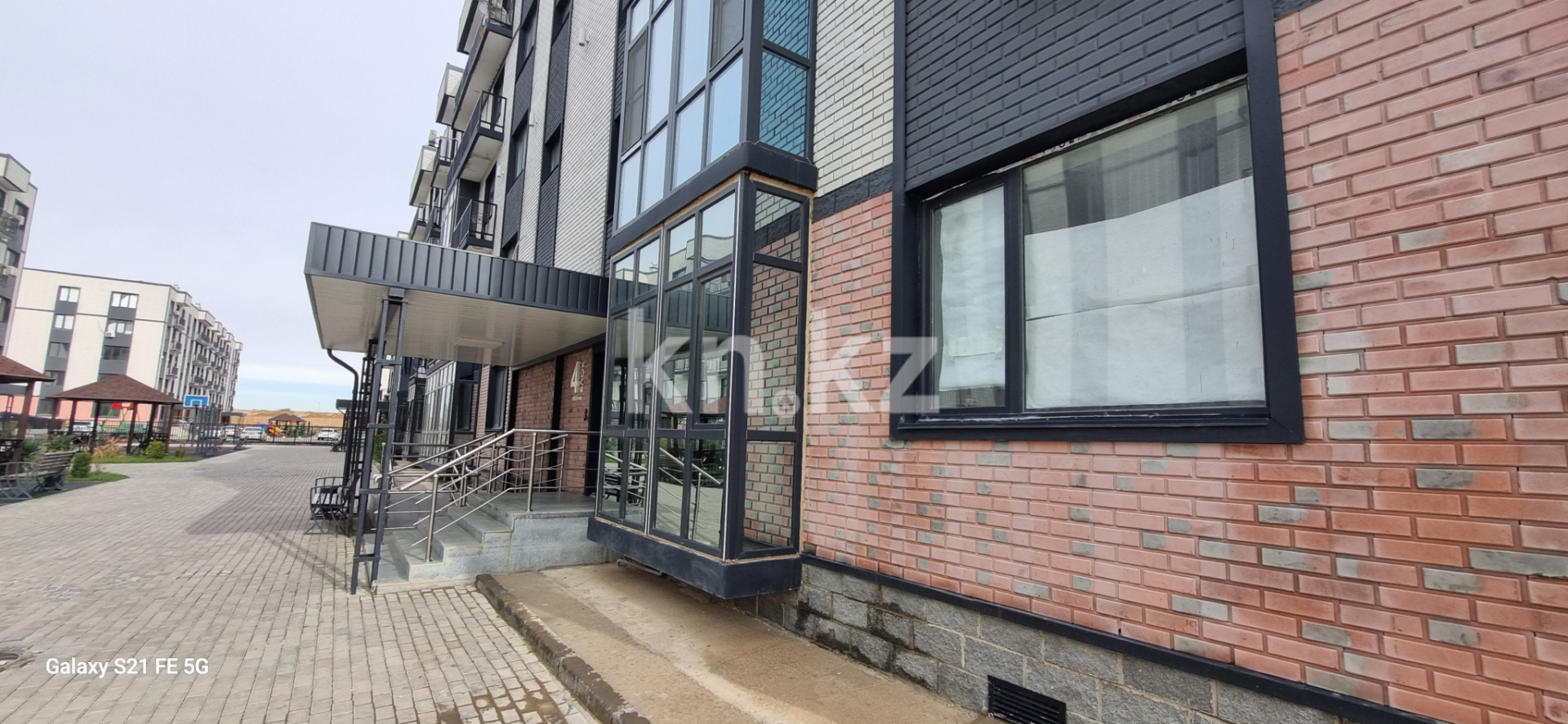 Продажа 2-комнатной квартиры, 55 м², Абильхаирхан, дом  241г в Шымкенте - фото 3