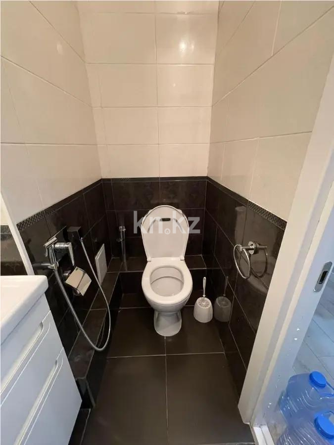 Продажа 2-комнатной квартиры, 65 м², ул. Аманжолова, дом  26/1 в Астане - фото 5