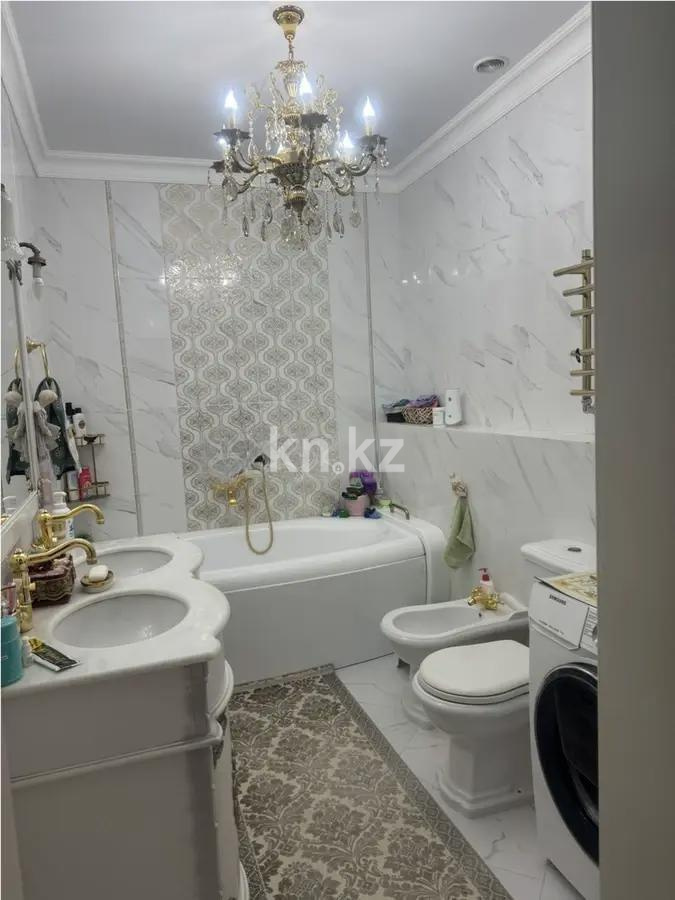 Продажа 4-комнатной квартиры, 200 м², ул. Иманова, дом  10 в Астане - фото 6