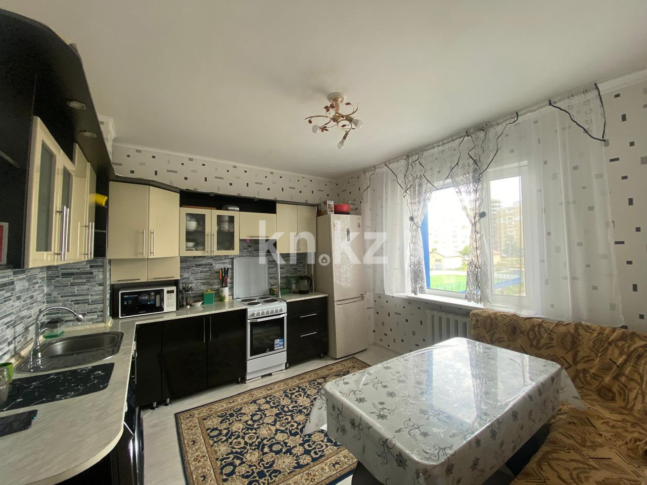 Продажа 3-комнатной квартиры, 81 м², ул. Сарыарка в Караганде - фото 13