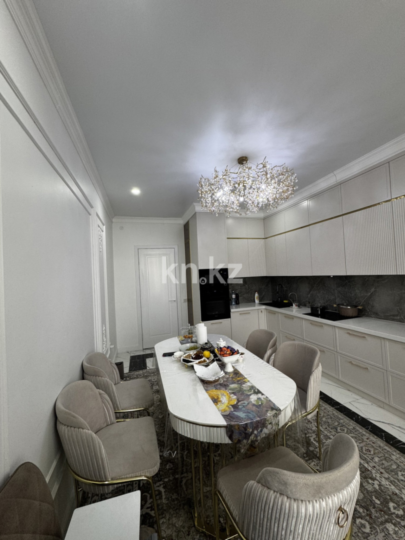 Продажа 3-комнатной квартиры, 111 м², ул. Утеген батыра в Алматы - фото 19