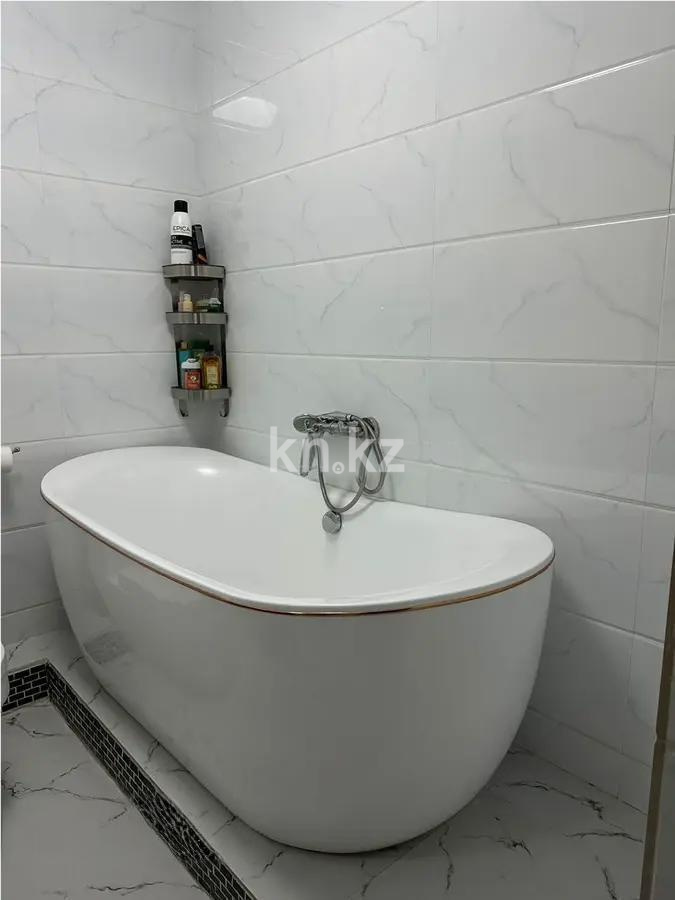 Продажа 3-комнатной квартиры, 110 м², пр. Кошкарбаева, дом  25 в Астане - фото 3