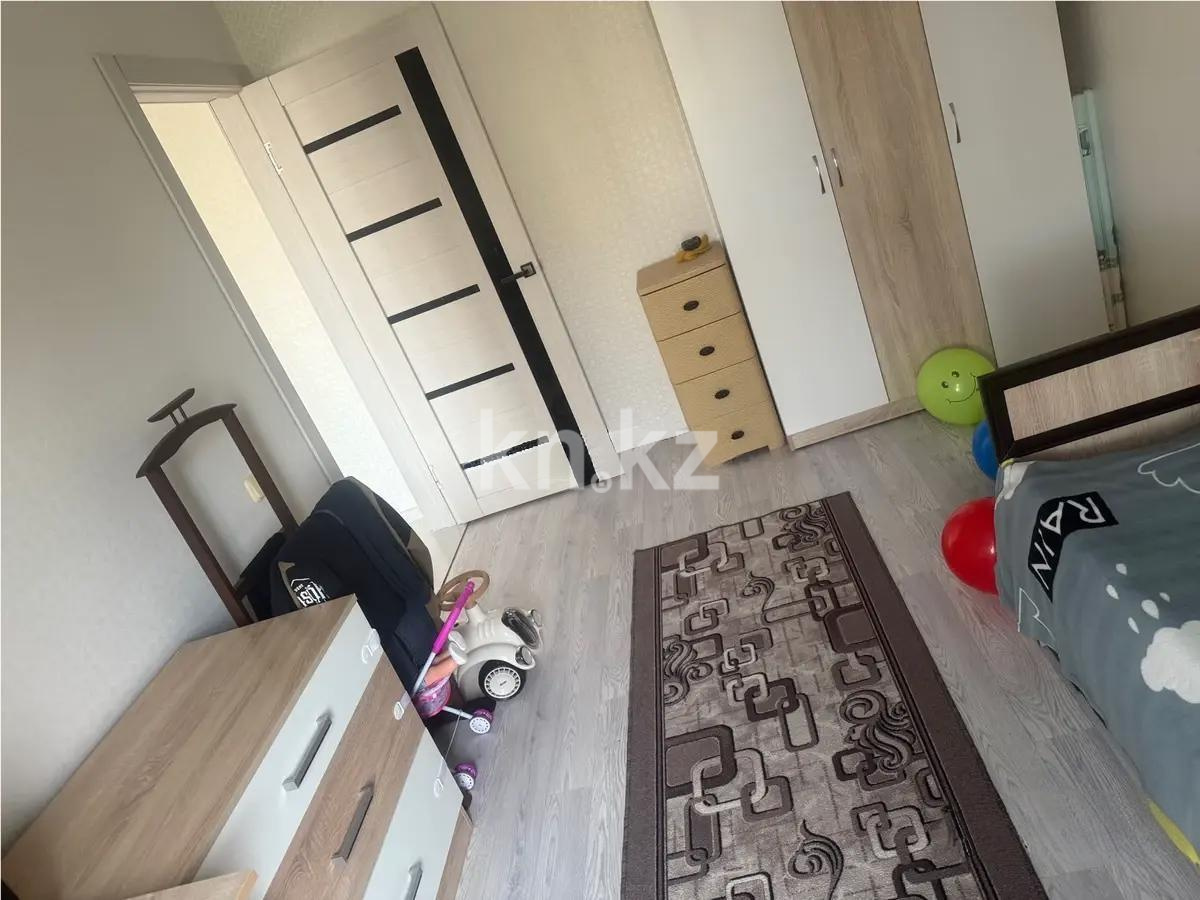 Продажа 4-комнатной квартиры, 75 м², мкр-н Голубые Пруды, дом  13 в Караганде - фото 4