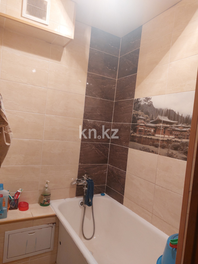 Продажа 4-комнатной квартиры, 61 м², мкр-н 14, дом  18 в Караганде - фото 19