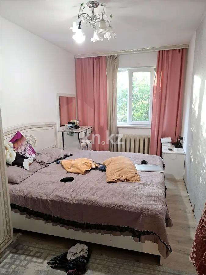 Продажа 3-комнатной квартиры, 58 м², мкр-н 8, дом  33 в Алматы - фото 2