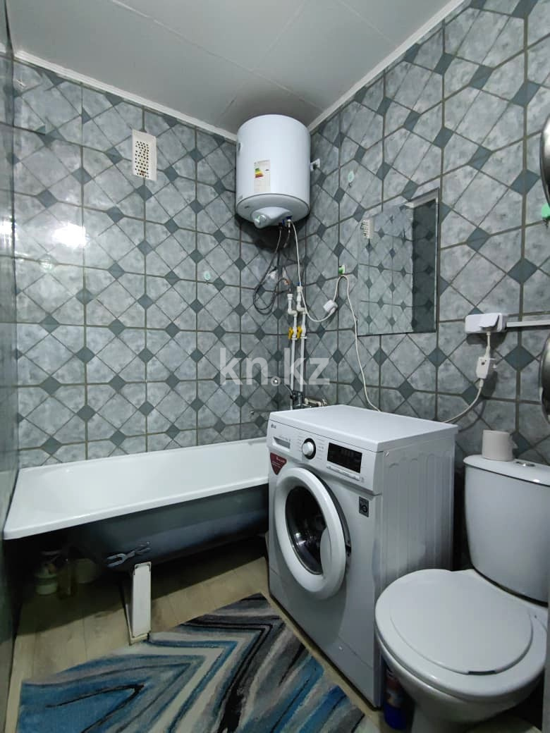 Продажа 2-комнатной квартиры, 47 м², 12 мкр., дом  17 в Караганде - фото 14