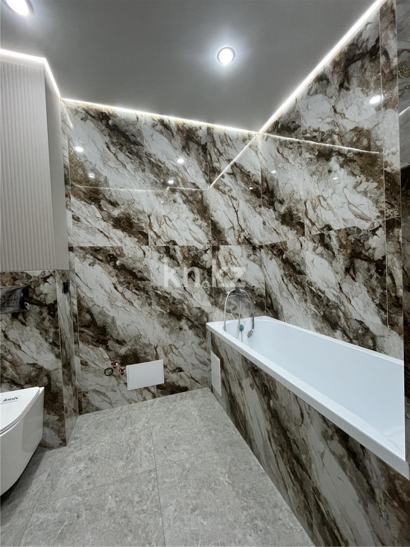 Продажа 4-комнатной квартиры, 110 м², ул. Букетова, дом  60/2 в Караганде - фото 29