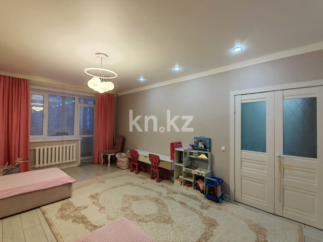 Продажа 4-комнатной квартиры, 143 м², мкр. Голубые Пруды, дом  5/4 в Караганде - фото 16