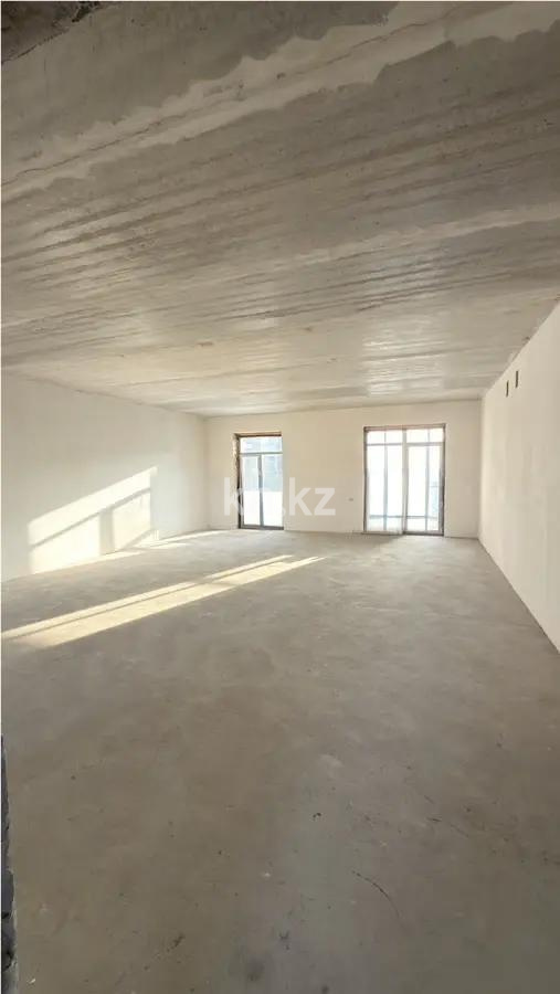 Продажа 4-комнатной квартиры, 137 м² в Караганде