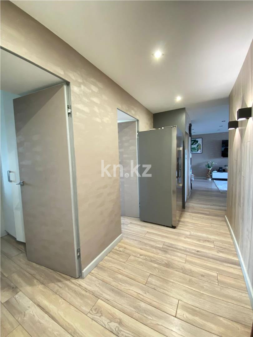 Продажа 4-комнатной квартиры, 102 м², пр. Н. Абдирова, дом  19 в Караганде - фото 8