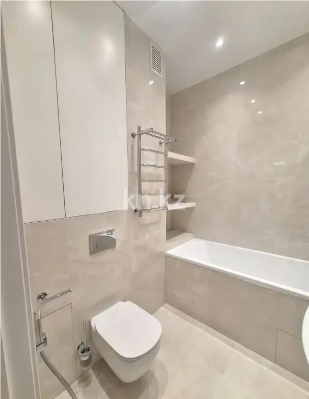 Продажа 2-комнатной квартиры, 62 м², ул. Момышулы, дом  24 в Караганде - фото 4