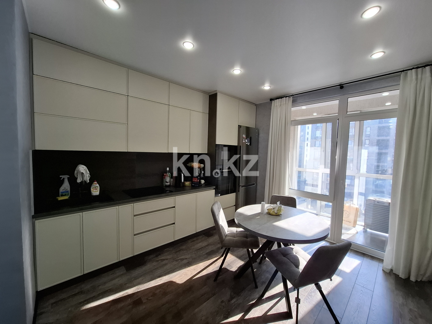 Продажа 2-комнатной квартиры, 70 м² в Алматы - фото 2