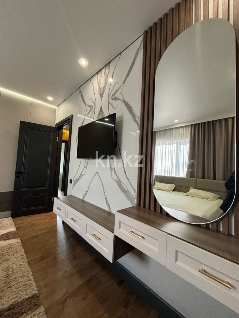 Продажа 4-комнатной квартиры, 107 м², пр. Шахтеров, дом  52б в Караганде - фото 4