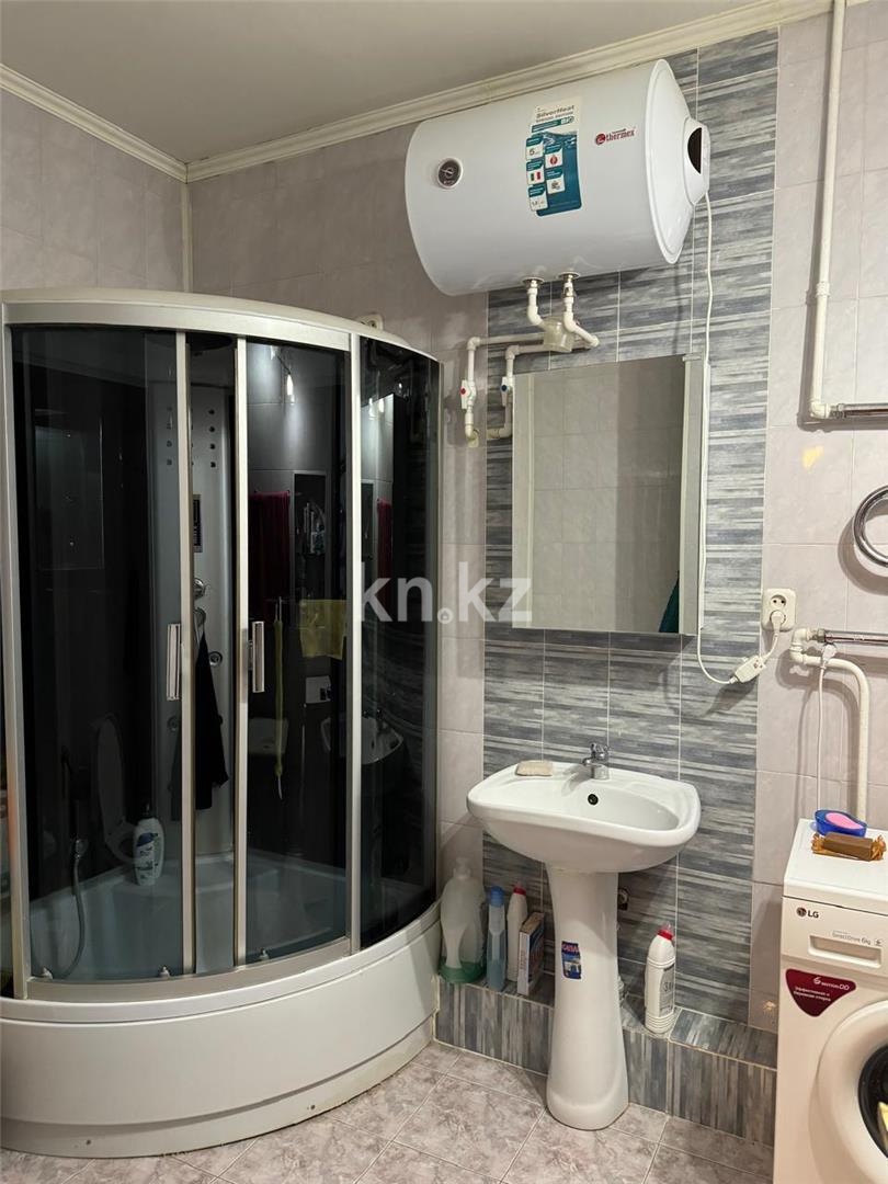 Продажа 3-комнатной квартиры, 65 м², ул. Чкалова в Караганде - фото 8