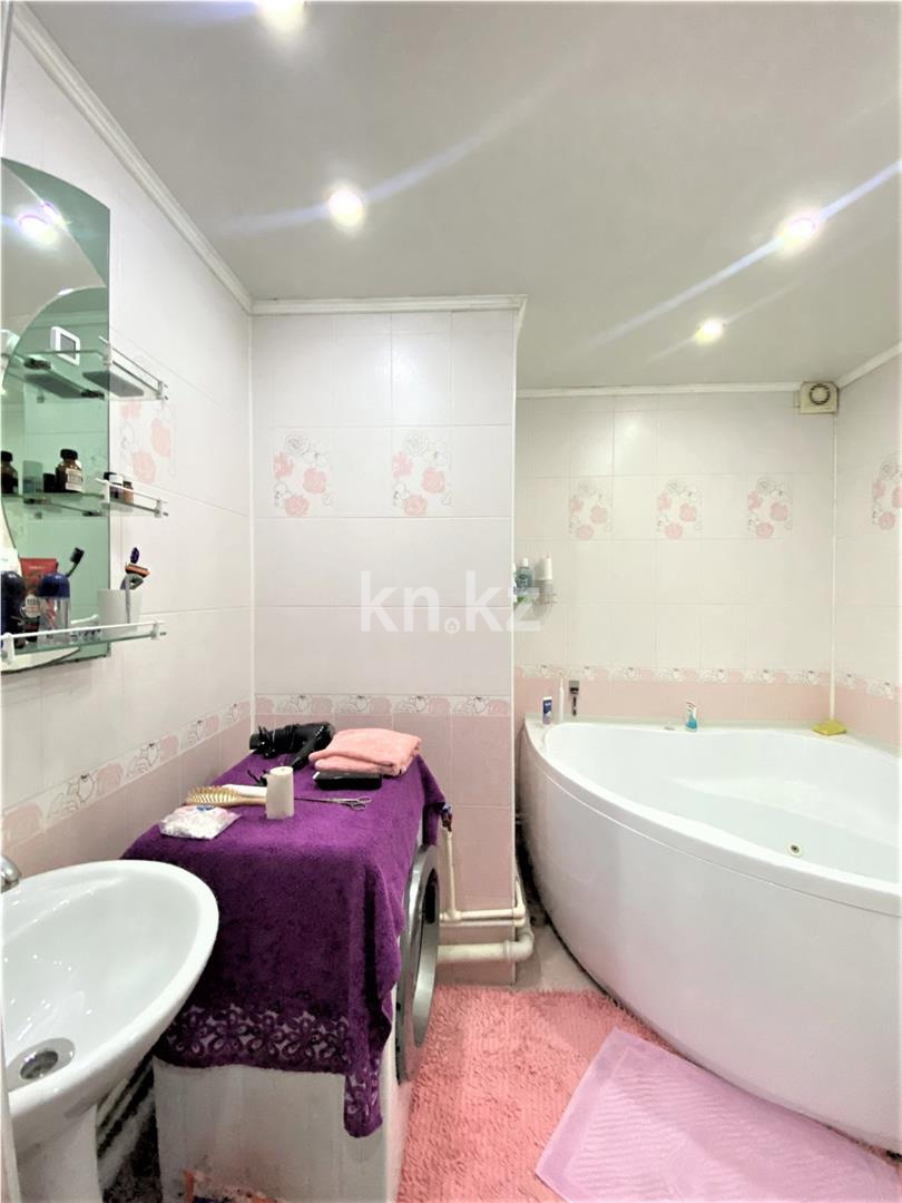 Продажа 2-комнатной квартиры, 45 м², ул. Карбышева, дом  8 в Караганде - фото 10