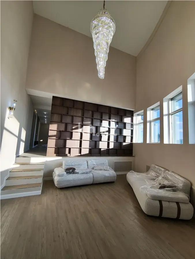 Продажа 5-комнатной квартиры, 243 м² в Астане - фото 2