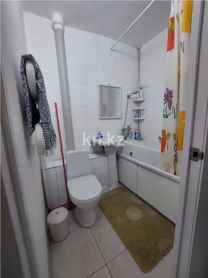 Продажа 3-комнатной квартиры, 59 м², мкр-н 7, дом  15 в Алматы - фото 4