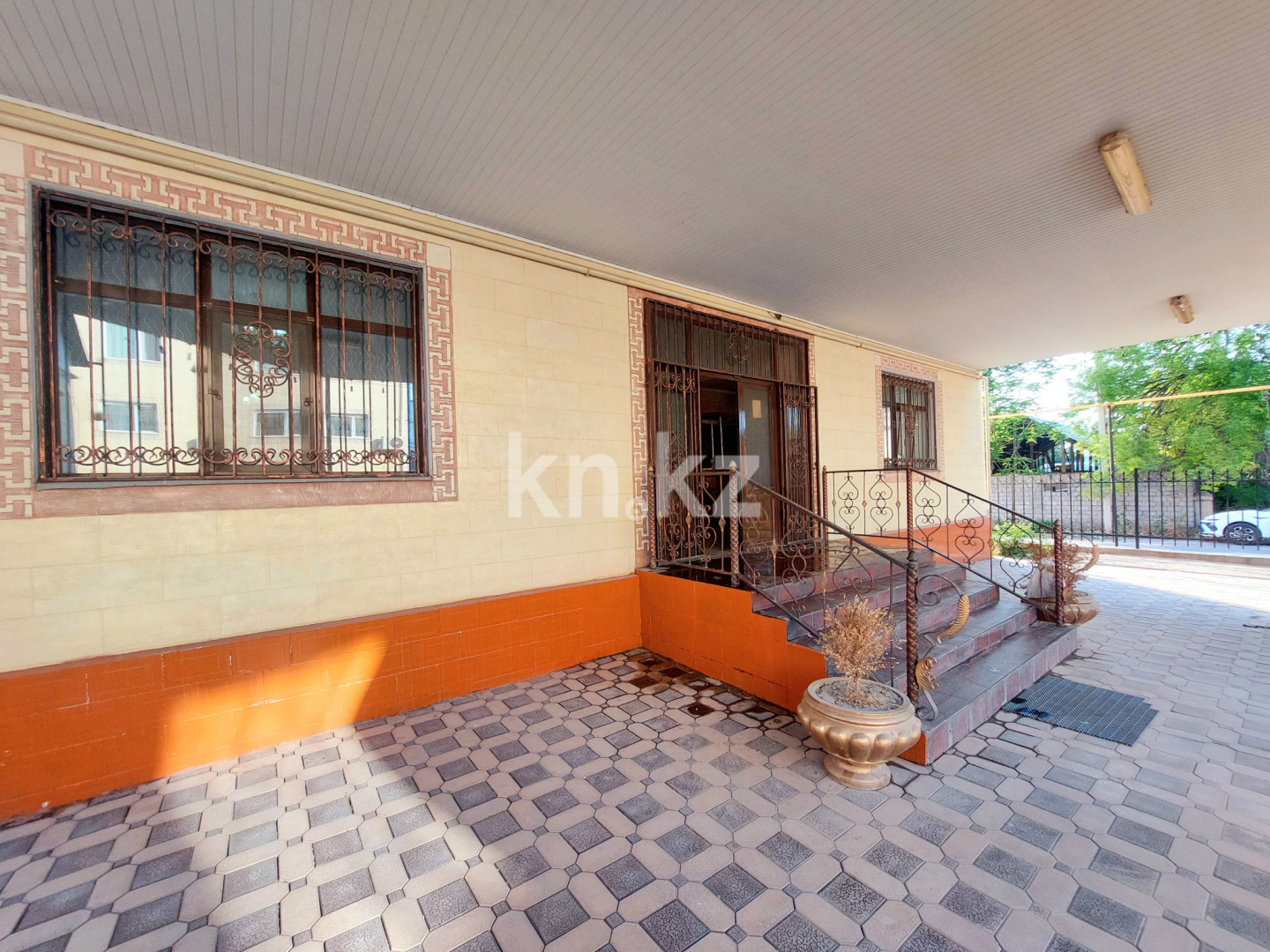 Продажа , 700 м², ул. Аль-Фараби, дом  1111 в Шымкенте - фото 2