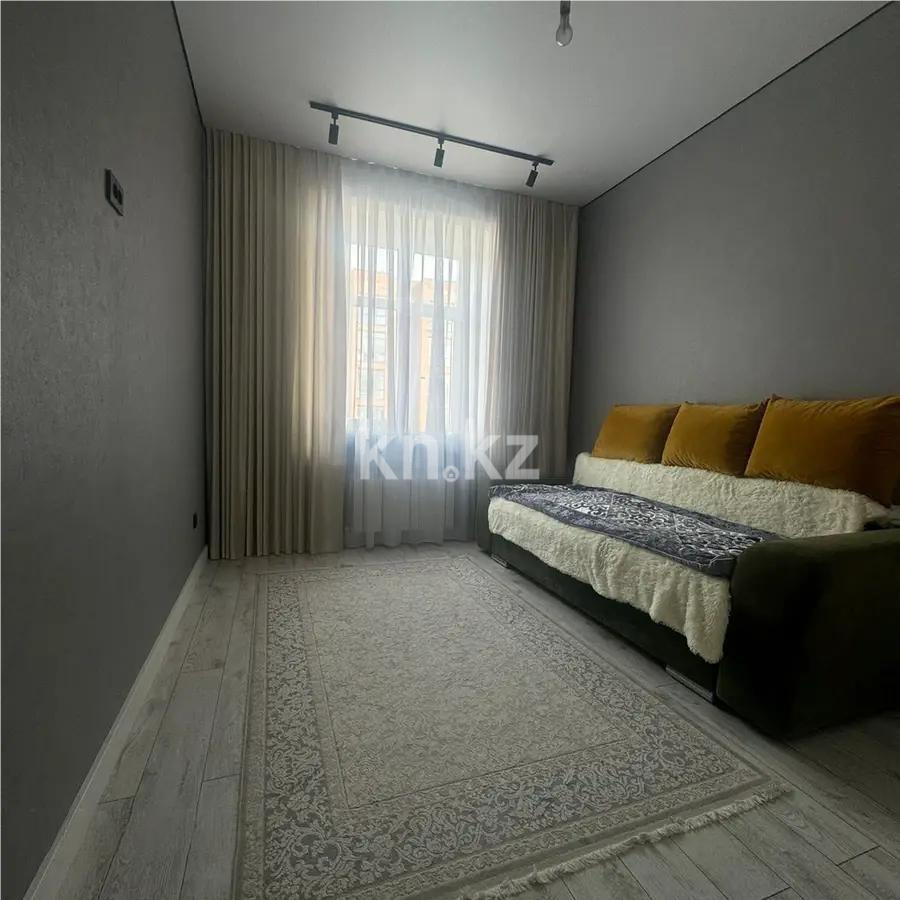 Продажа 3-комнатной квартиры, 90 м², 067 учетный квартал, дом  456/1 в Караганде - фото 3