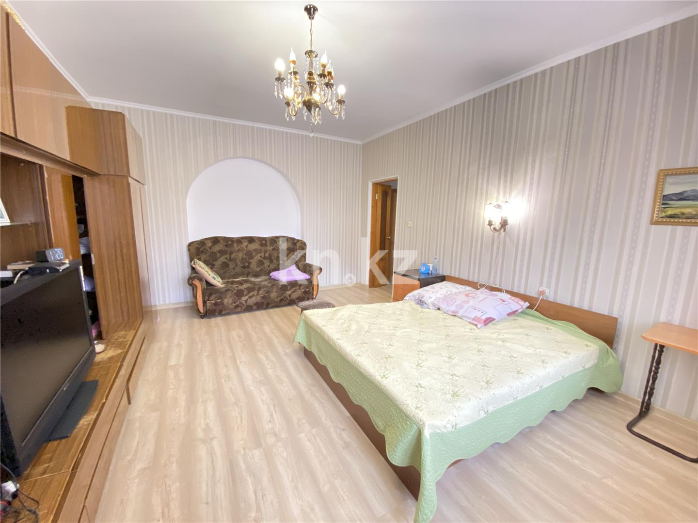 Продажа 7-комнатного дома, 372 м², ул. Аманжолова в Караганде - фото 3