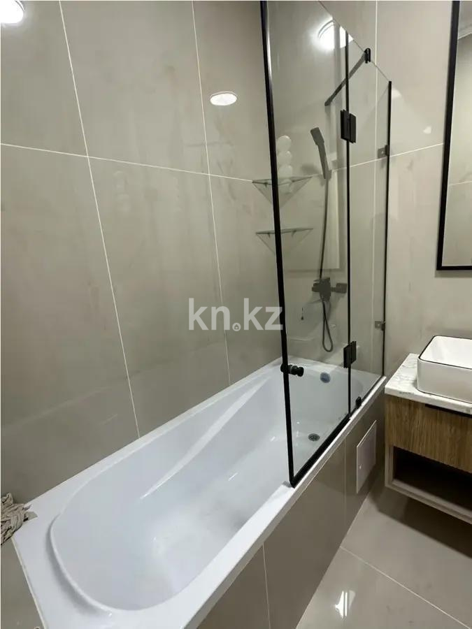 Продажа 5-комнатной квартиры, 126 м², ул. Толе би, дом  35/1 в Астане - фото 5