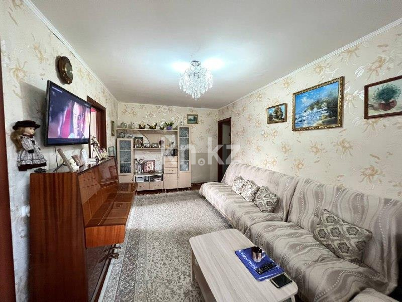 Продажа 4-комнатной квартиры, 61 м², мкр-н 17, дом  39 в Караганде - фото 2