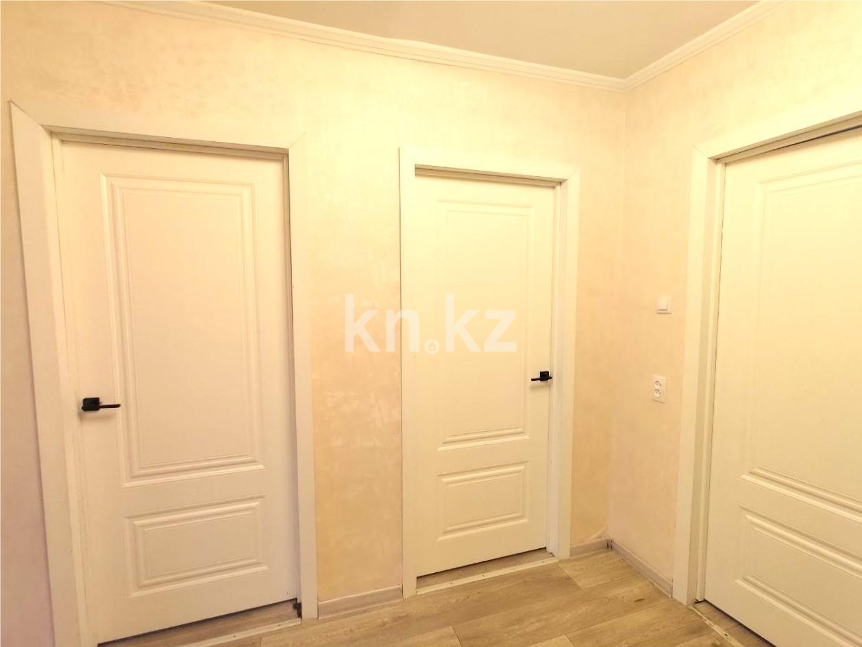 Продажа 3-комнатной квартиры, 61 м², 23-й мкр., дом  17 в Караганде - фото 10