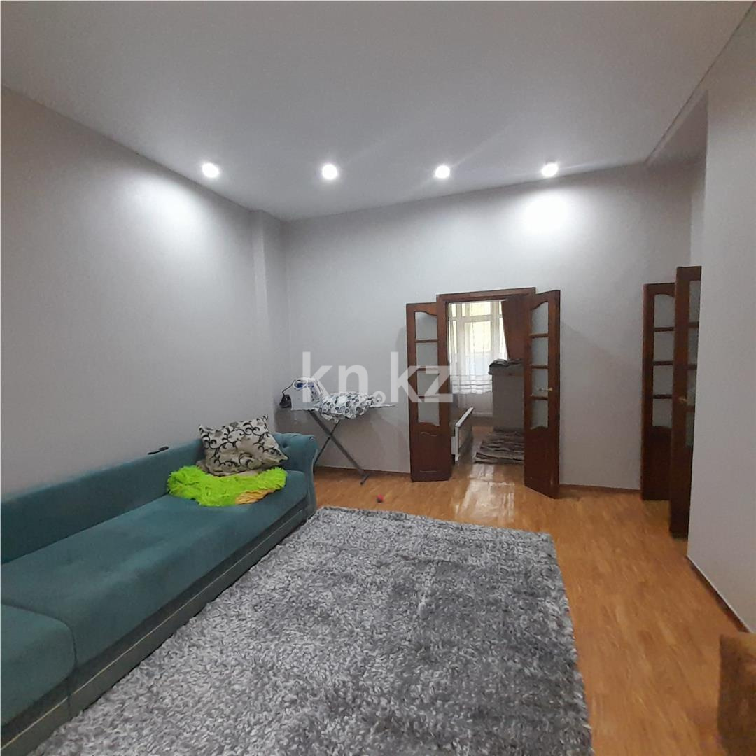 Продажа 3-комнатной квартиры, 80 м², ул. Жамбыла, дом  3 в Караганде - фото 2