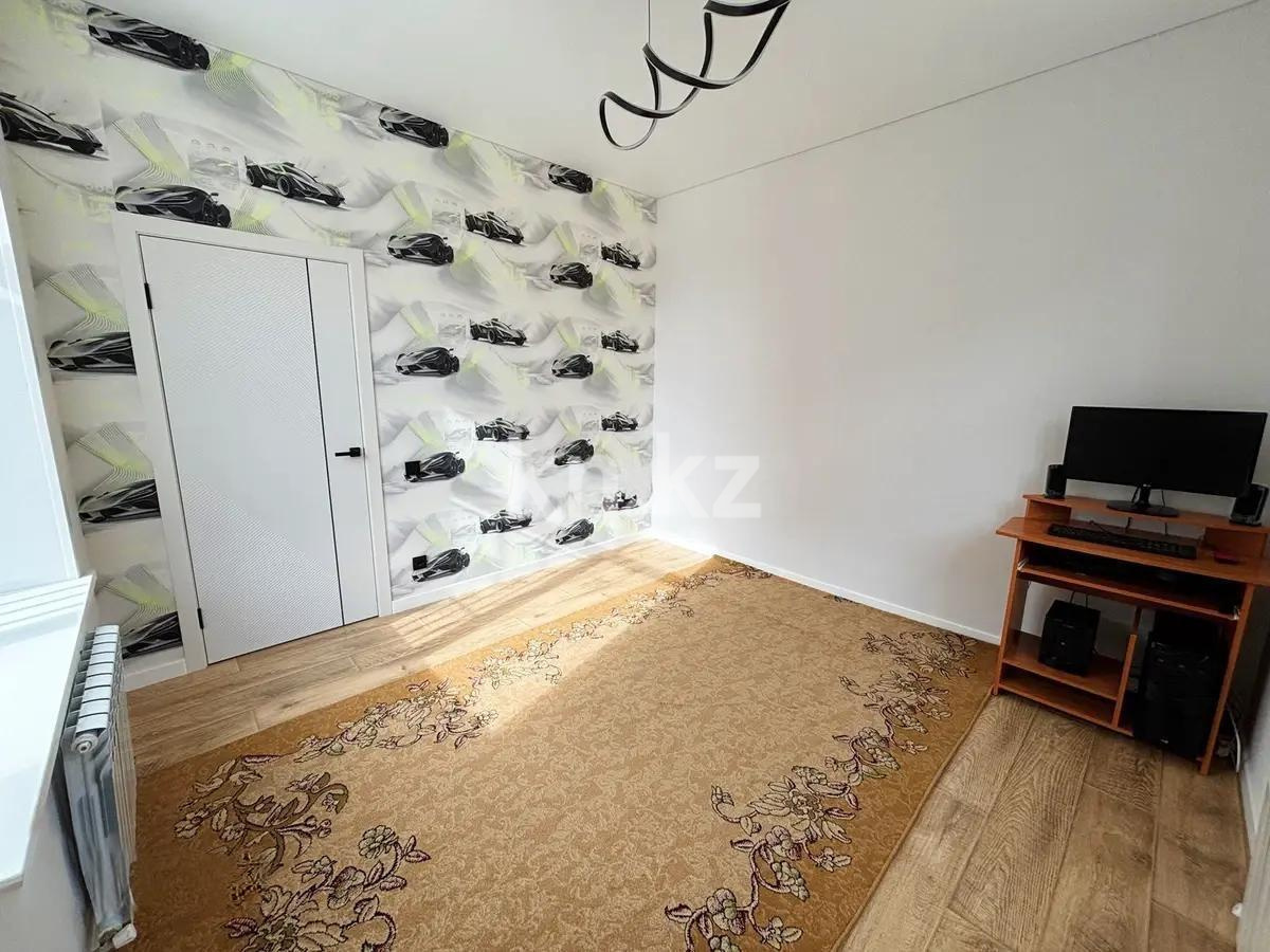 Продажа 3-комнатной квартиры, 77 м², ул. Букетова, дом  3/5 в Караганде - фото 3